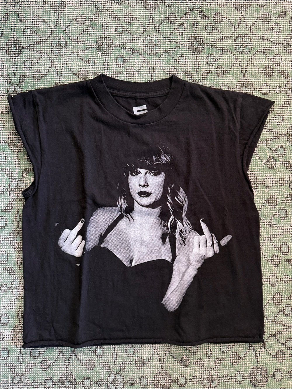 Black Graphic Sleeveless Women’s Tee